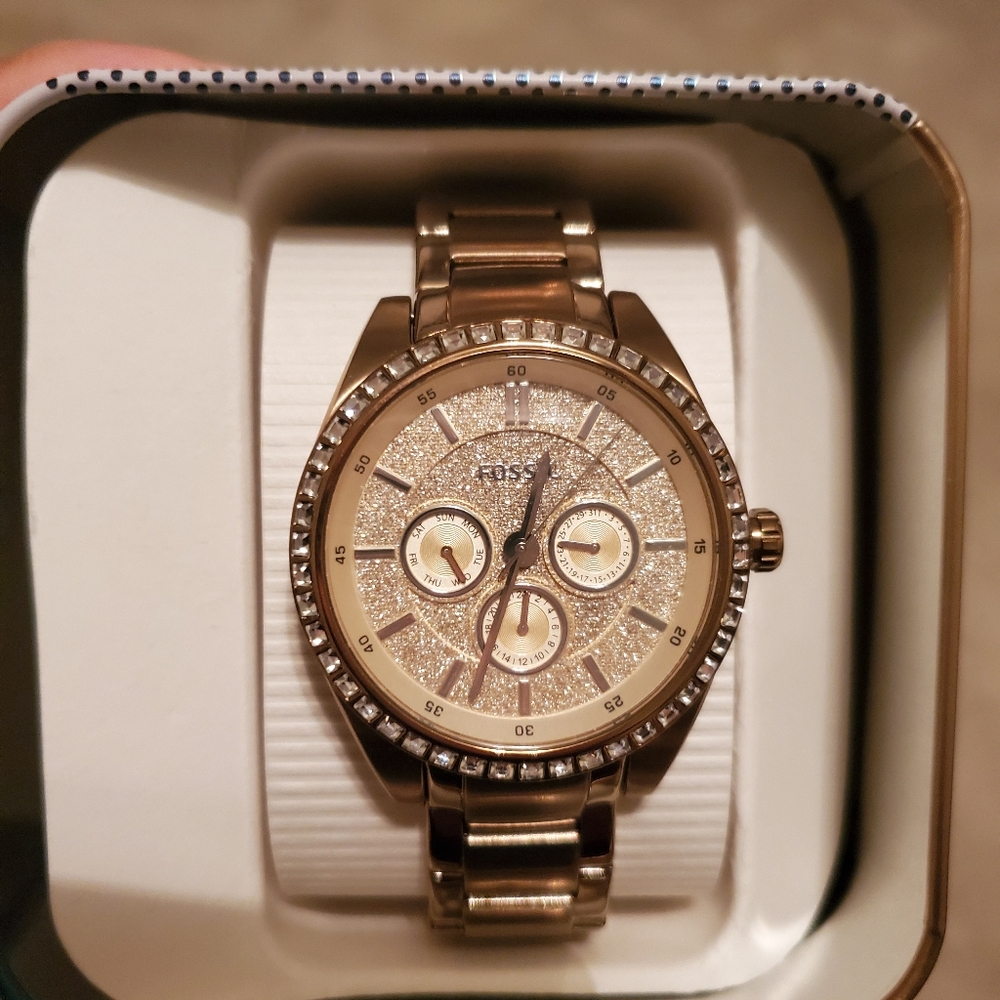Fossil watch with stone details